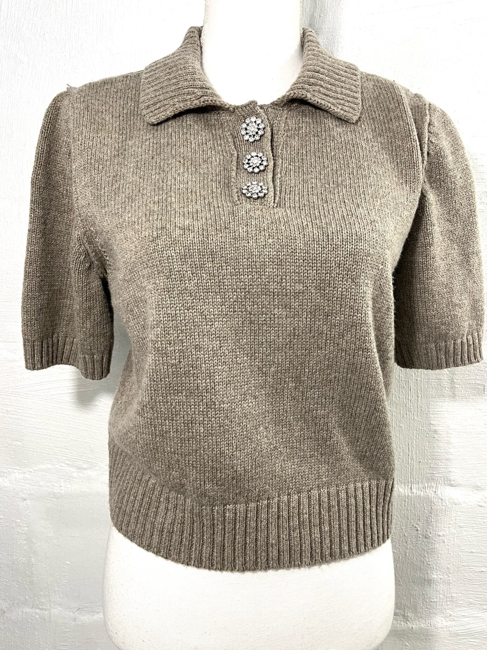 HOUSE OF HARLOW SHIRT SLEEVE SWEATER